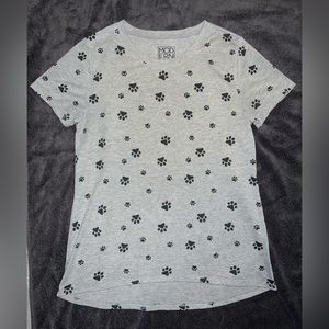 Women’s paw prints t-shirt size XL